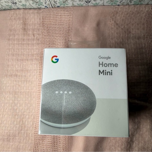 Google Home Mini - Picture 2 of 6